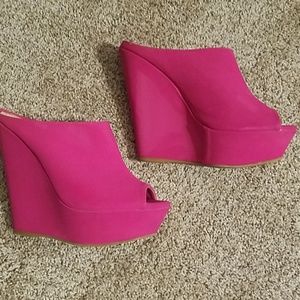 Pink wedges